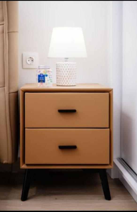 Brand New Apartment Nearby Metro Афины Экстерьер фото